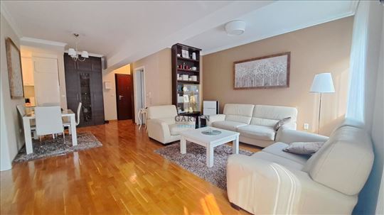 Đeram, uknjižen stan, parking