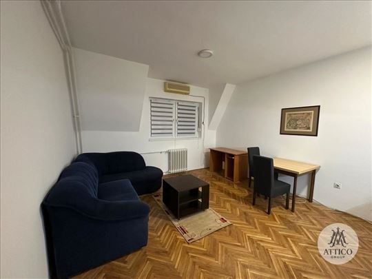 Izdaje se renoviran stan – Adamovićevo naselje, 40