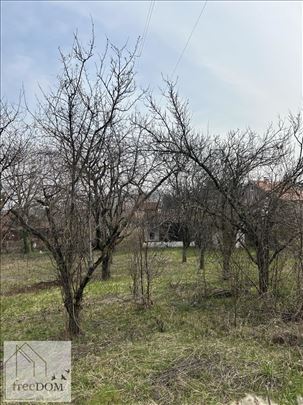 Kuća na palcu od 1200m2