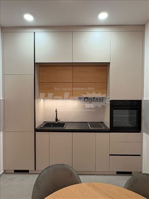 Luksuzan nov stan na Grbavici sa parkingom