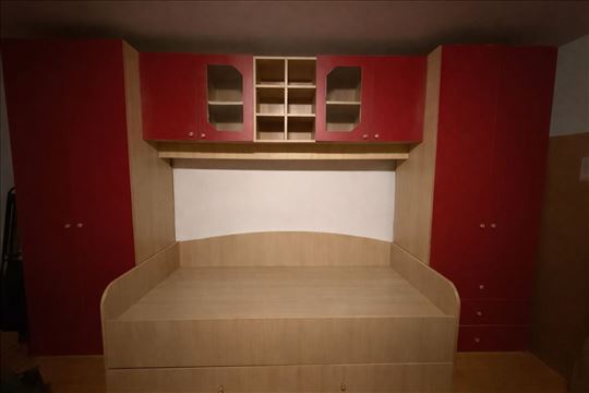 Namestaj sa krevetom