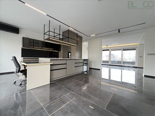 Penthouse sa krovnom terasom od 200m2