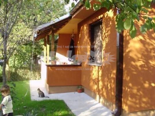 Prodajem stan u Velikim Crljenima (Lazarevac)