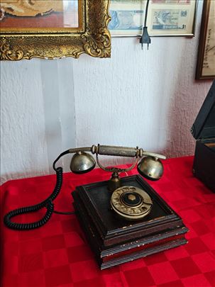 Stari telefon 