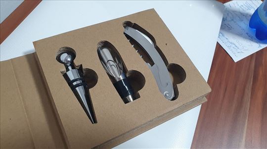 Vinski set u prelepom pakovanju za sebe ili poklon