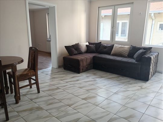 Dušanovac, Peke Pavlovića, trosoban, 51m2, namešte