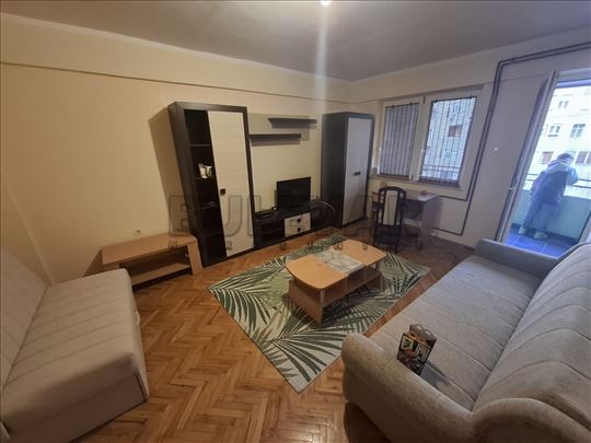 Izdaje se jednoiposoban stan kod Doma zdravlja, 50