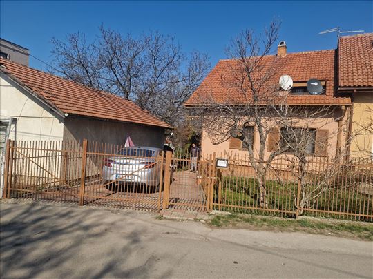 Voždovac-Jajinci kuća sa dvorištem Idealna za pp