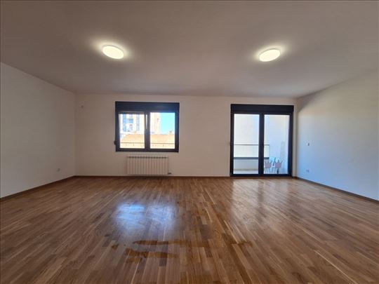 111m²