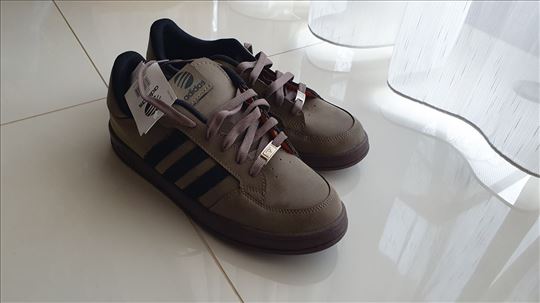 Adidas patike br.44 Novo!