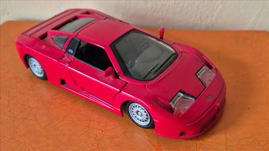 Crveni Bugatti 11GB 1 /24 