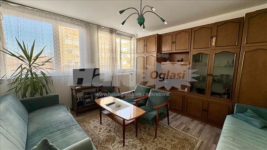 Jednoiposoban stan kod Politehničke akademije