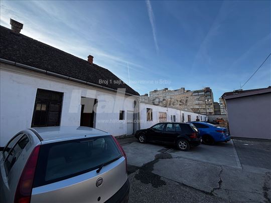 Poslovni prostor +magacini u širem centru Zr-a!