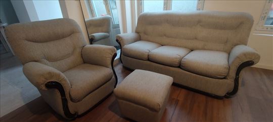 Trosed, fotelja i tabure bez ostecenja