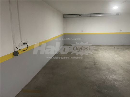 Banovo Brdo garazno mesto