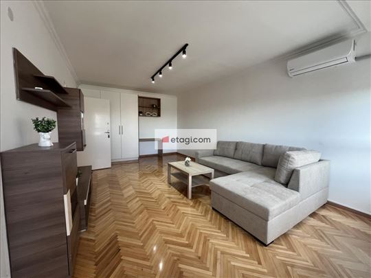 Potpuno renoviran dvosoban stan – Nbg, Pariske Kom