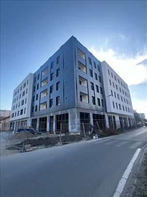 Centar Stare Pazove, troiposoban stan u izgradnji