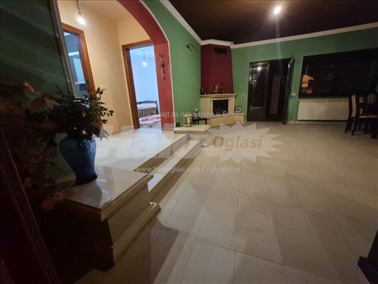 Izdaje se prelepa kuca na Miljakovcu 3