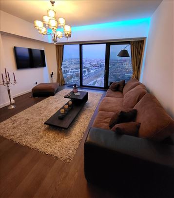 Kula West, luksuzan, uknjižen