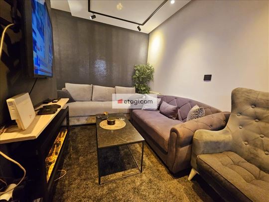 Lux 2.5 stan kod FON-a