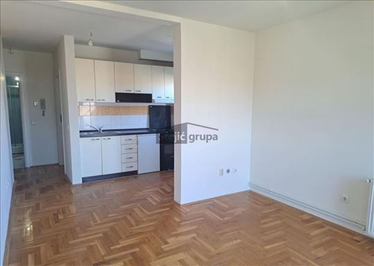 Odmah useljiv, nov, uknjižen, izuzetan