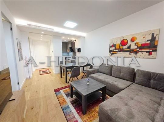 Sakura Park, nov, 2.0, lux, namešten, svetao