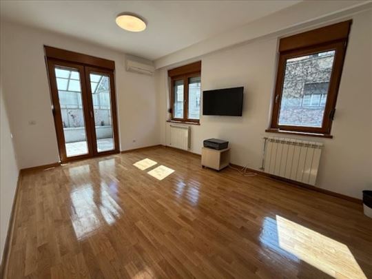 Vračar - 85m2+terasa-Polunamešten-Odmah useljiv ID