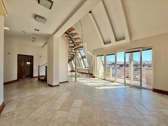 Vračar, reprezentativan duplex sa garažom ID#14333