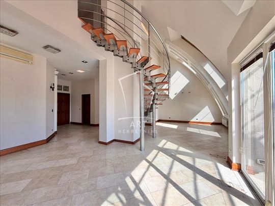 Vračar, reprezentativan duplex sa garažom ID#14333