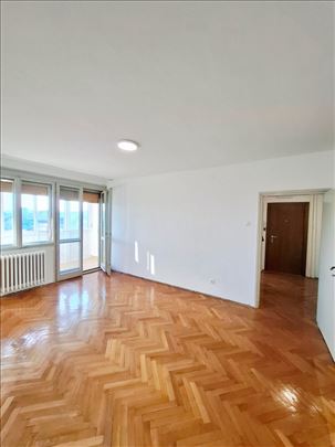 27.Marta, 57m2(L), 7/8, uknjižen