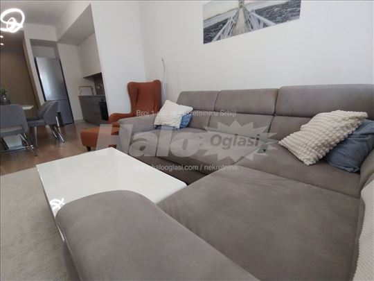 BW Aqua - odličan 3.0 sa garazom 