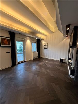 Četvorosoban luks dupleks, dva garažna mesta,117m2