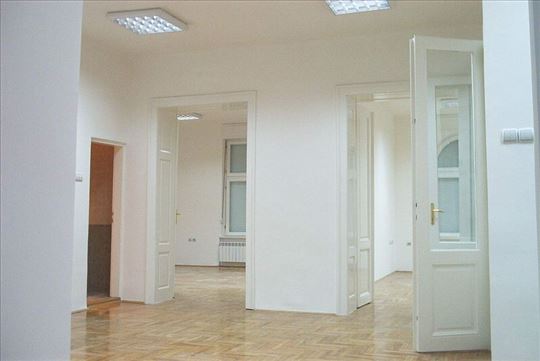 ĐureJakšića,100m2,salonski stan za poslovne namene