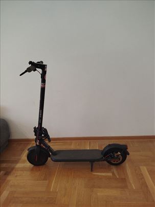 Električni trotinet
