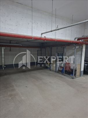 Garaža, 11m2, Dom zdravlja