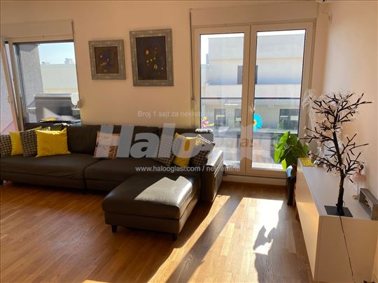 Kompletno opremljen 104m2 vazdušna oaza Vidikovac 