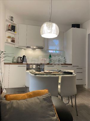 Kuća od 125 m2 sa ostavom i baštom