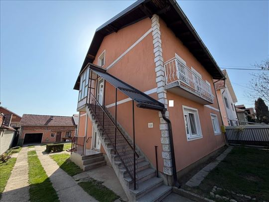 Na prodaju stan na 1.spratu! – odlična prilika!