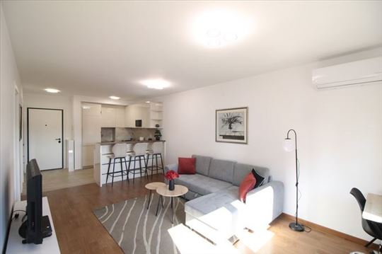 Nov, moderan 2.0 stan, garaža, ID 9320