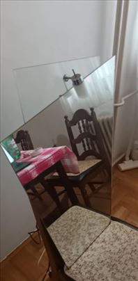 OGLEDALO SA LAMPOM