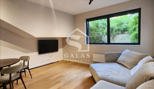 Polusuturen, novo, useljivo