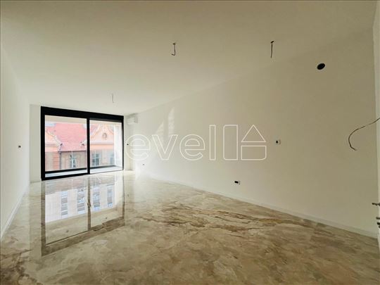 Stan,Novi Sad,Centar,kv: 100.00