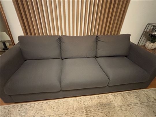 Trosed-kao novo-jako malo korišćen+nova navlaka