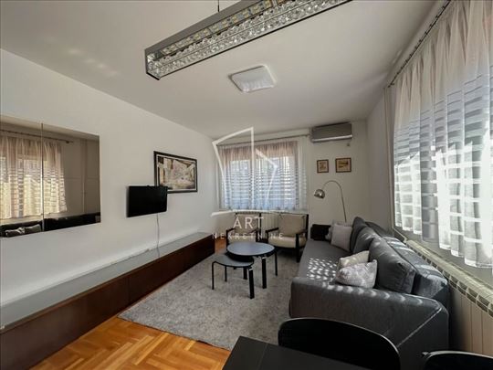 Vračar, Južni bulevar, ima garažu ID#5892