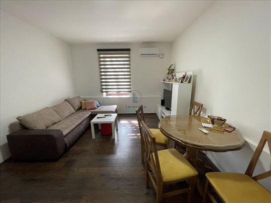 Zemun, kuća, Cara Dušana, 75 m2