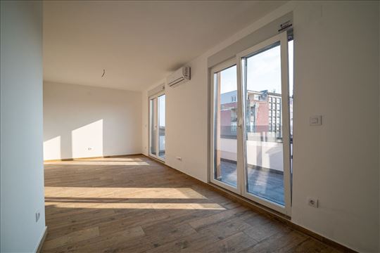 Zemun, trosoban, novogradnja, useljiv