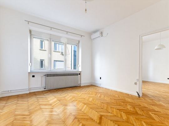  Dorćol | Kompletno renoviran salonac