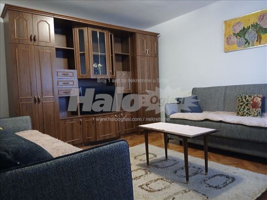 Izdaje se dvosoban stan , Banovo Brdo