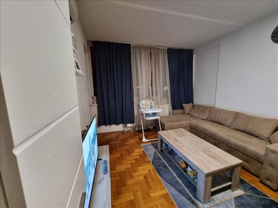 Kompletno namešten-jednoiposoban stan na Podbari !