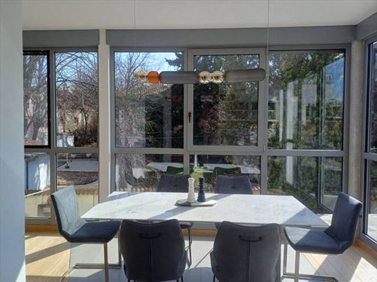 Odličan stan na Senjaku, parking, ID 7331